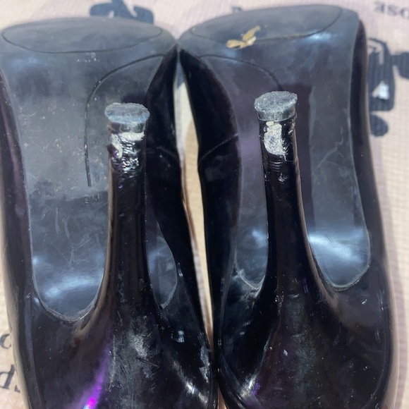 Heels - Picture 4 of 4